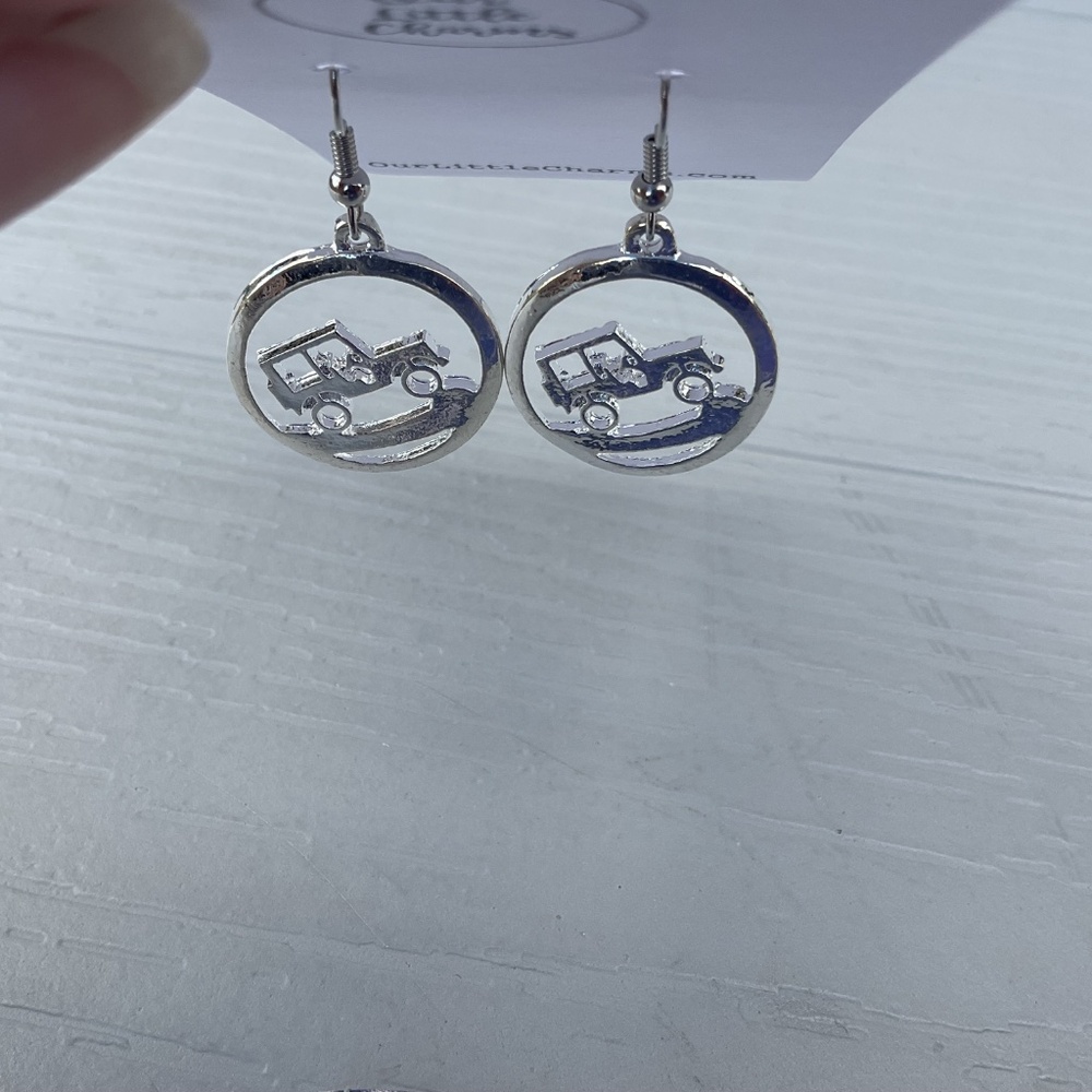Off Road Vehicle Earrings Silvertone wire pierced new - Picture 4 of 7